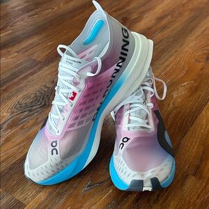 On Running Men’s Cloudboom Strike - NEW w/o box